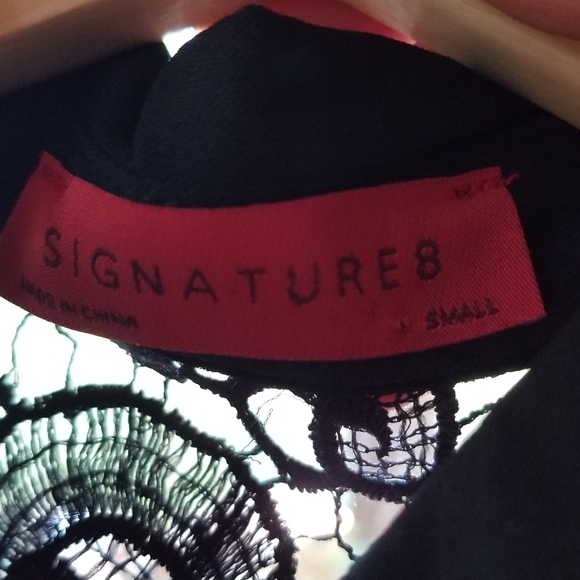 Small ladies Fashion Top Shirt Flower Net Mesh Pattern Black button Signature 8 - Picture 4 of 9